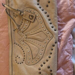 GUESS MAKEUP BAG/ WRISTLET